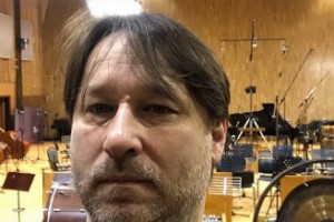 Алексей Айги собирает деньги на «Алкоголь» на карантине