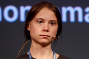 Грета Тунберг в роли гадалки стала героиней клипа рок-группы