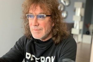 Владимир Кузьмин резко ответил "жалующимся на безденежье" артистам