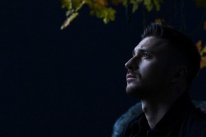 Сергей Лазарев пытается выбраться из любовного лабиринта в новом клипе