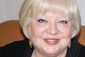 Светлана Крючкова отметит юбилей в «Зарядье» на четыре месяца позже