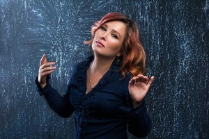 «Песни должны заряжать»: в эфире радио «Океан Плюс» Мария Яковлева