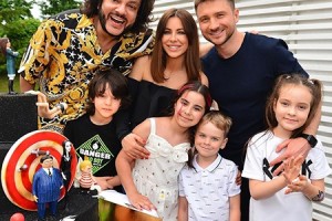 Ани Лорак устроила вечеринку для дочери