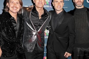 Take That станут героями мюзикла с Розамунд Пайк и Рут Уилсон