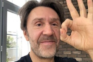 "Кто тут совсем дурак набитый? Неужто все это наймиты?" Шнуров написал стихотворение о многолюдных протестах в Хабаровске