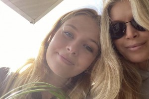 БРЕЖНЕВА СНЯЛА СВОЮ СТАРШУЮ ДОЧЬ В СВОЕМ КЛИПЕ.