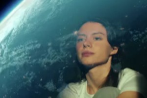 Звезда сериала "Отель Элеон" снялась в новом клипе Дельфина