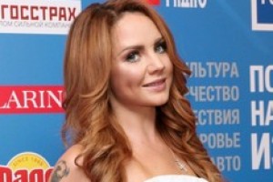 Певица МакSим вышла из комы и общается жестами