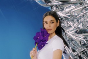 7 января 2022 года демо-версия "songwriting" была выпущена в подарочном издании альбома