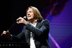 Дмитрий Маликов и рэпер ST выступили с экспериментальным совместным концертом