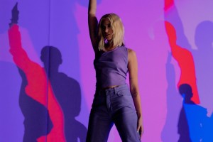 Дуа Липа написала песню «Boys Will Be Boys»