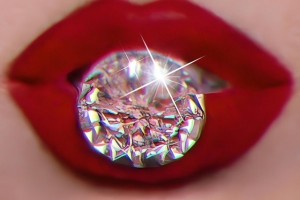 В интервью Айва Макс сказала, что считает "Million Dollar Baby" ведущим синглом Diamonds & Dancefloors
