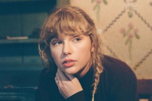 Clash написал, что Fearless (Taylor’s Version) повысил значение осведомленности о контрактах