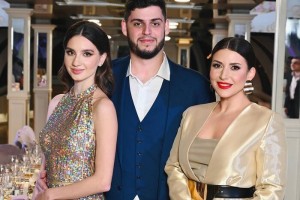 26-летний Михаил Семендуев женился на экс-фигуристке Еве Хачатурян