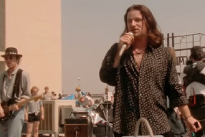 Вызывающий концерт на крыше