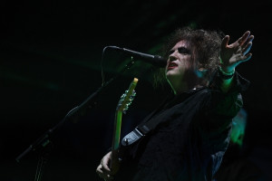 Группа Cure выпустит альбом ремиксов «Mixes of a Lost World»