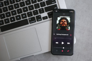 В Apple Music появились биографии SHAMAN, Полины Гагариной и Григория Лепса