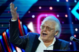 Юрия Антонова увезли на скорой перед выступлением на «Новой волне»