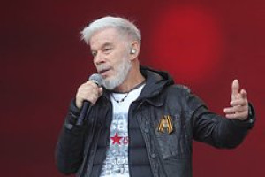 Газманов отреагировал на включение его песен в школьную программу