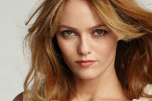 Ванесса Паради выпустила песню из нового альбома