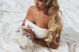 "Жизнь" – так переводится название этой пластинки с французского