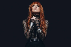 «Это сложный, злой мир»: Юлия Савичева рассказала о темной стороне шоу-бизнеса в России