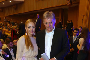 Татьяна Навка и Дмитрий Песков отметили годовщину свадьбы, а дочке Тимати исполнился годик: соцсети звезд