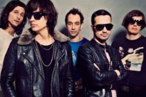 ГРУППА THE STROKES ВОЗВРАЩАЮТСЯ