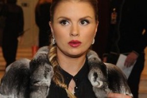 Анна Семенович на показе мод в Москве лишилась любимой шубы