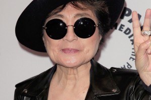 Йоко Оно приняла участие в проекте Like a Puppet Show вместе с Джоном Малковичем