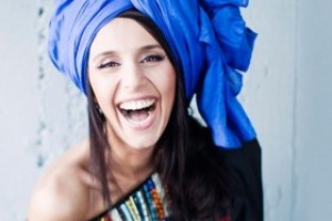 Известная певица рассказала в эксклюзивном интервью Styler о своих отношениях с "чужими" и осеннем настроении