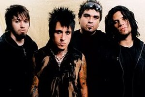 Papa Roach выпустили клип на песню Falling Apart