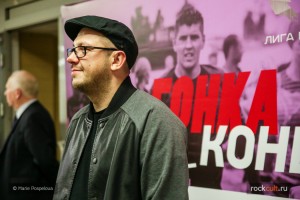 Сергей Бобунец выпустит песню Я Люблю