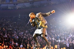 Каньэ Уэст набирает персонал для своего шоу прямо с улиц