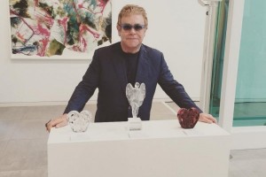 Элтон Джон спел в автомобильном караоке-шоу