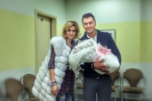 Павел Прилучный дерется с женой и бьет посуду