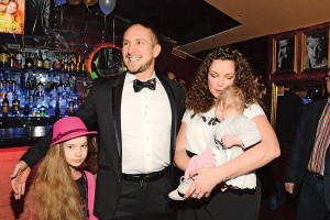 Певец Данко отвез больную дочь на лечение в Чехию