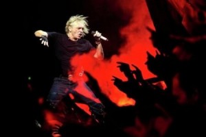 КОНСТАНТИН КИНЧЕВ ВСЕГО ЗА СУТКИ СОБРАЛ ДВА МИЛЛИОНА РУБЛЕЙ НА НОВЫЙ АЛЬБОМ «АЛИСЫ»