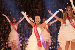 Уроженка Казахстана завоевала титул Mrs.Asia Hollywood Queen-2016