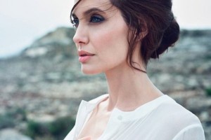 Российский хирург-пластик уличил Анджелину Джоли в обмане