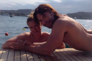 Андрей Малахов с женой обнажились на французском пляже