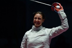 Второе золото для России на Играх в Рио завоевала Яна Егорян в турнире по фехтованию
