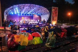 Поющие под дождем: Как прошел XI фестиваль «Калининград Сити Джаз»