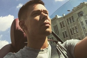 Поклонницы заценили аппетитную попу Стаса Пьехи