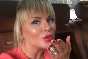 Анне Семенович советуют начать немедленное лечение от алкоголизма