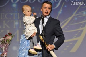 Эксклюзив: Игорь Петренко впервые вышел с дочерью на сцену