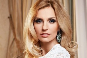 САША САВЕЛЬЕВА ИЗ ГРУППЫ "ФАБРИКА" ЗАПУСТИЛА СОЛЬНЫЙ ПРОЕКТ