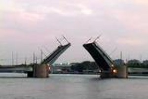 25 августа пройдет последнее в этом году шоу «Поющие мосты» в Петербурге