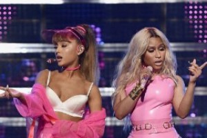 ВЫСТУПЛЕНИЕ НИКИ МИНАЖ И АРИАНЫ ГРАНДЕ НА MTV VMA (ВИДЕО)