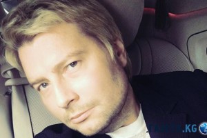 Николай Басков рассмешил зрителей "Новой волны-2016" странным нарядом